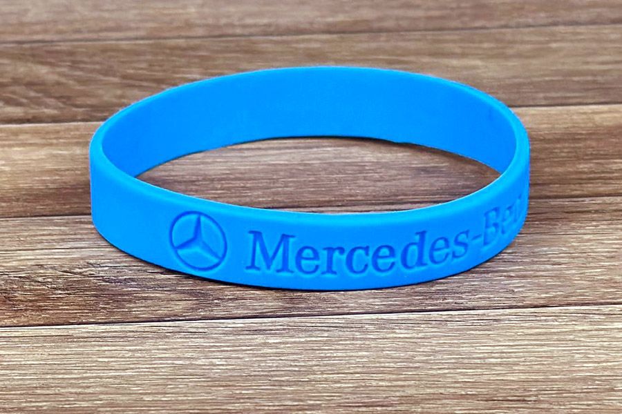blauwe siliconen polsbandjes met gravering voor Mercedes-Benz